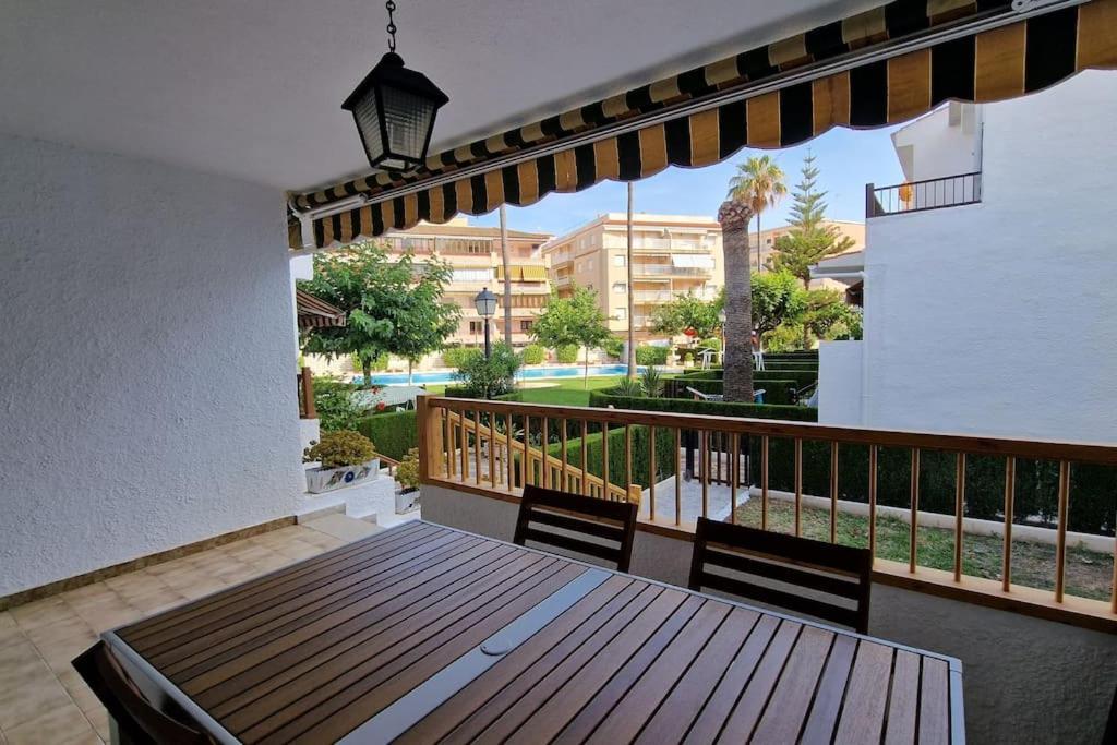 Con Jardin Y Piscina Cerca De La Playa Holiday home *